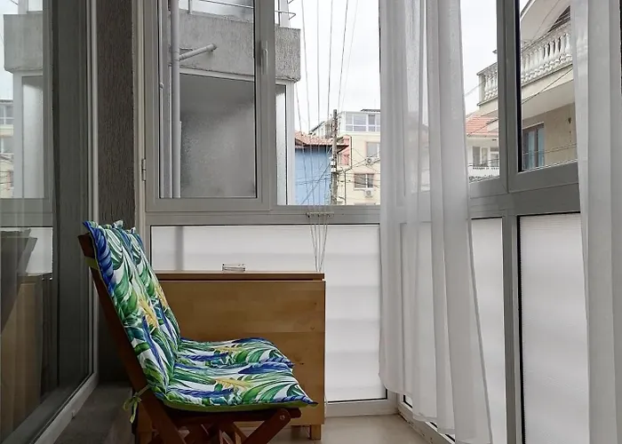 Daire даскала с паркомясто Burgaz